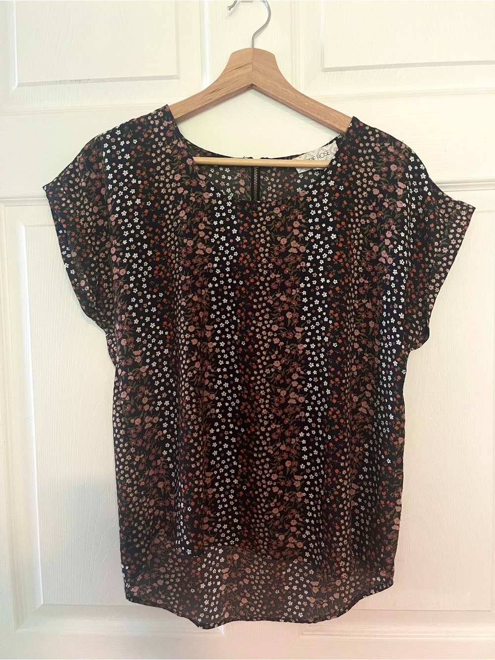 Hippie Rose Black Short Sleeve Floral Blouse with Pink & Brown Accents Size M